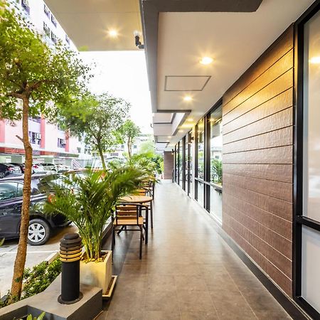Aliz Hotel Nonthaburi Kültér fotó